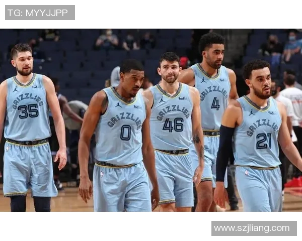 毒蛇队与灰熊激战正酣精彩直播全程回顾与赛后分析 毒蛇队与灰熊激战正酣精彩直播全程回顾与赛后分析